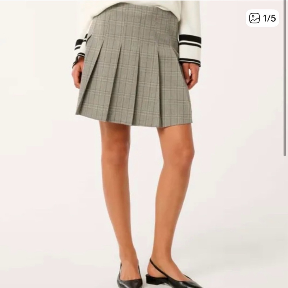 PLEATED MINI SKIRT